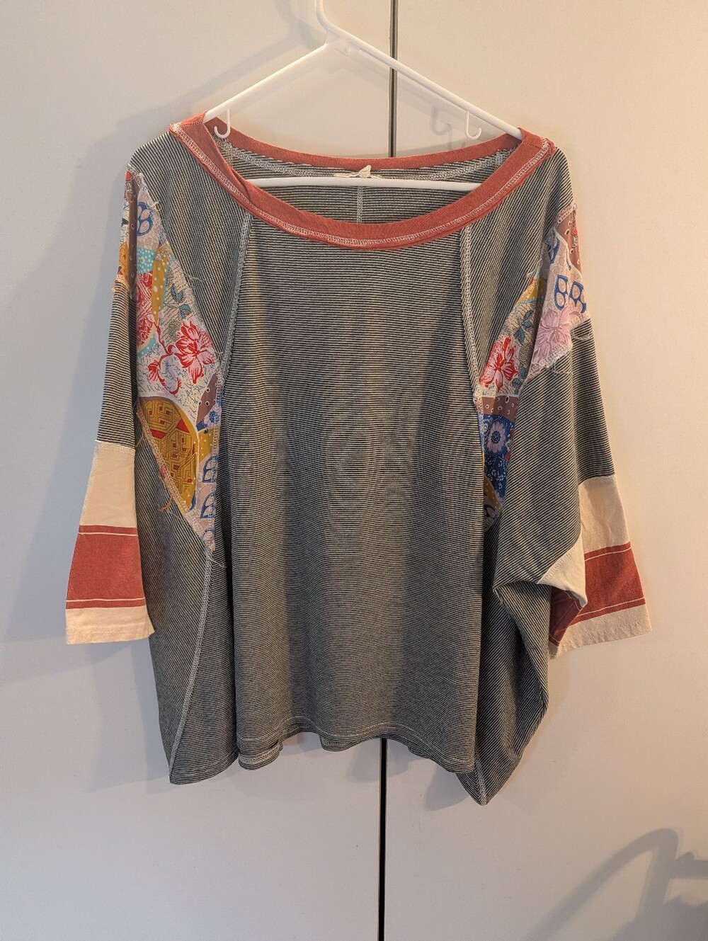 Easel Woman's 3X Boho Patchwork Sleeve Gray Women's Top with Rust Trim